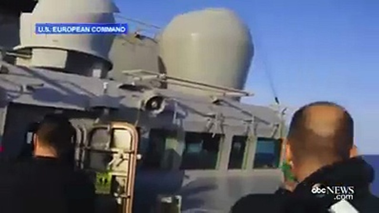 US Navy Releases Footage of Russian Attack Jets Buzzing Destroyer