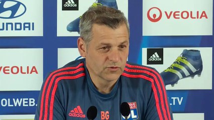 Bleus - Genesio : "L'absence de Benzema offre une chance à Lacazette"