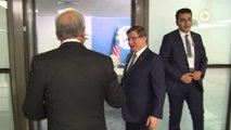 Davutoğlu, Malezya Başbakanı Necib Rezak ile Görüştü