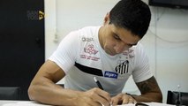 Renato assina renovação com o Santos e declara seu amor pelo clube