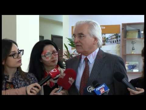 Feja në shkolla, Hoffman: Iniciativë e mirë, edukimi fetar nuk dëmton- Ora News- Lajmi i fundit-