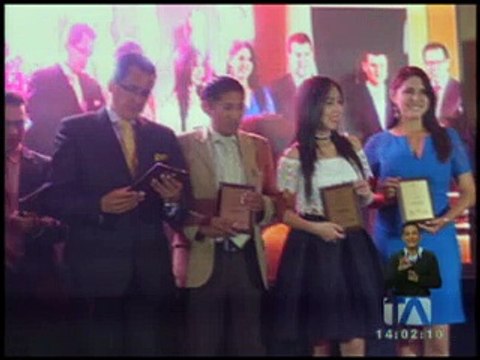 Empresa nacional premió a periodistas ganadores de concurso