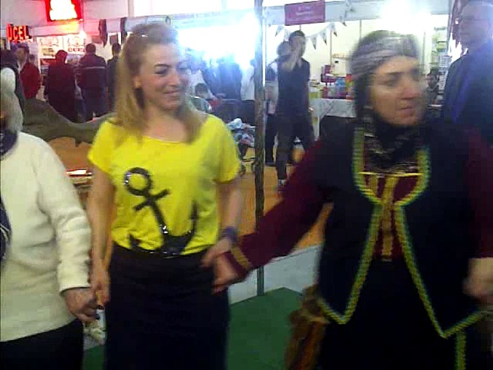 ANNEM  HEMŞİN  STANDINDA