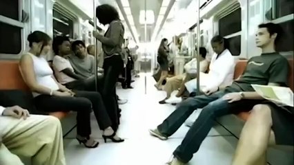 Оба хороши, но победа достаётся парню)))