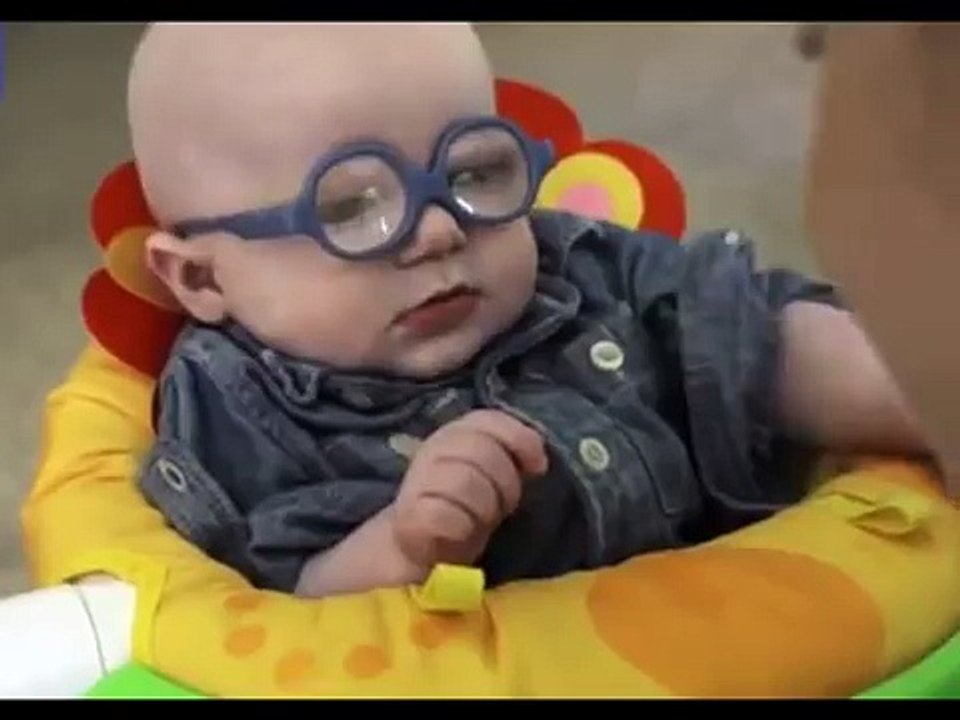 Grâce à De Nouvelles Lunettes, Il Voit Sa Maman Pour La Première Fois: Sa Réaction Réchauffe Le Cœur