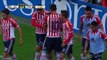 Chivas vs Pumas La Chofis le rome la cintura a Veron 2016