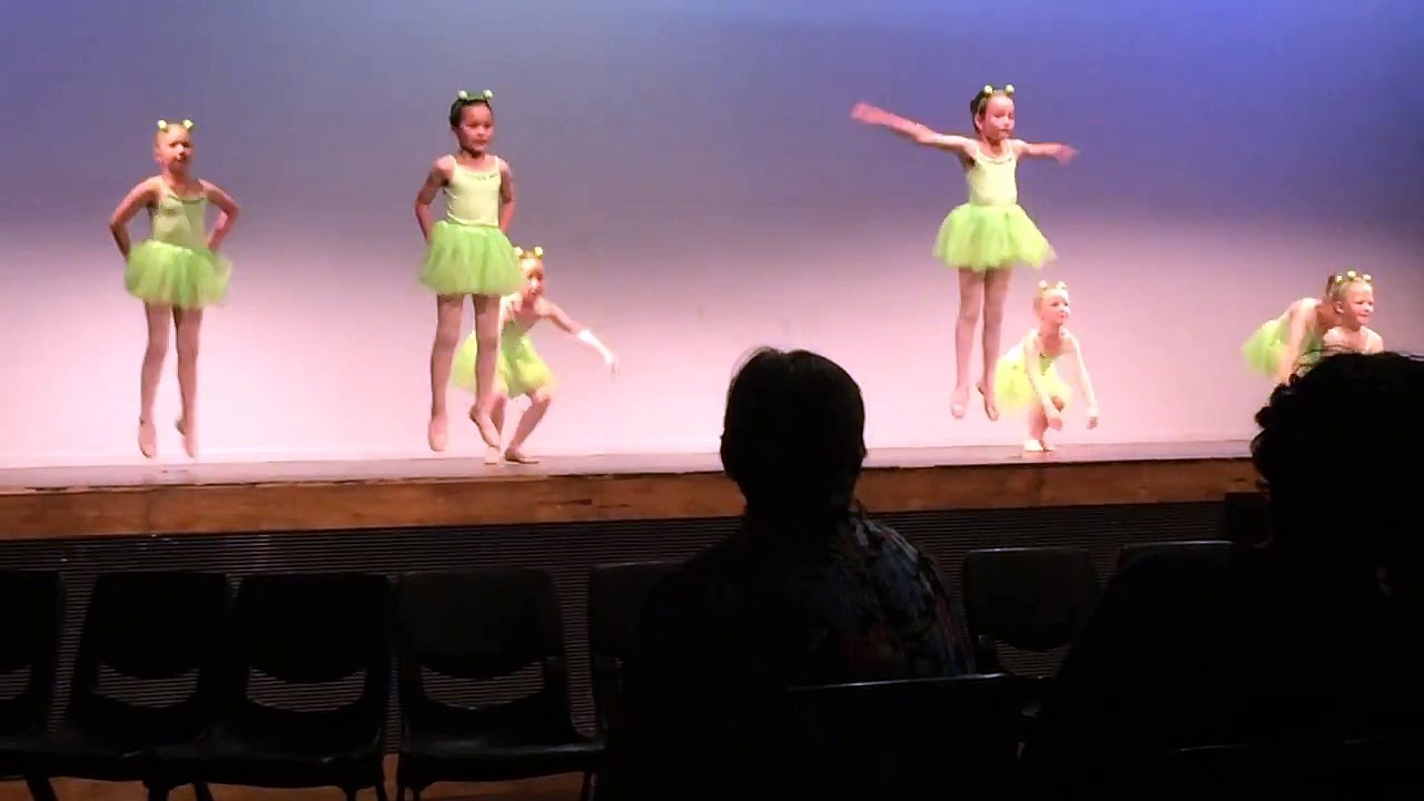 Amelia Jane In Five Little Speckled Frogs