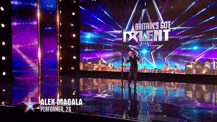 Un mec effectue une cascade très dangereuse pour l'émission TV Britain's got Talent