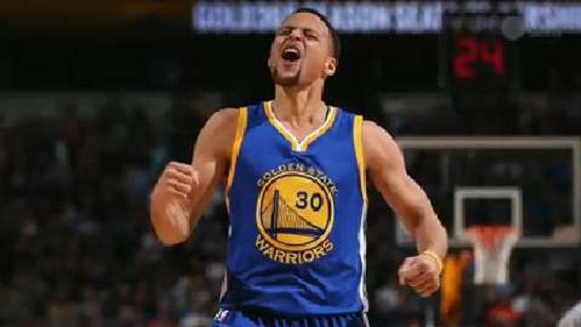 Historic Warriors turn attention to playoffs
