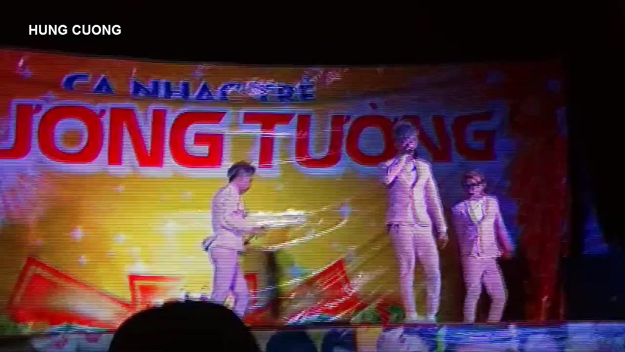 Nhóm HKT biểu diễn tại thị xã Ninh Hòa Tết 2016