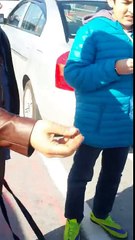 Bisiklet yolunu işgal eden vatandaşlardan 'garip' tepki