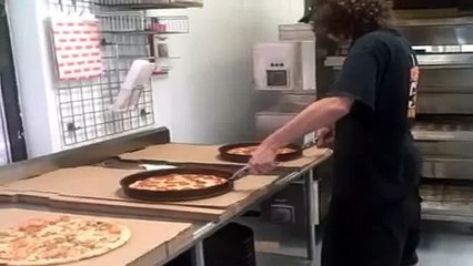 videos graciosos el cortador de pizzas más rápido videos de risa
