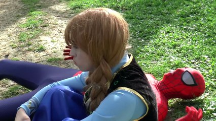 Frozen Anna vs VAMPIRE Spiderman! Superhero fun in Real Life Movie