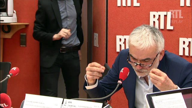 Monsieur Macron, retournez chez Rotschild ou changez de femme ! , lance Pascal Praud