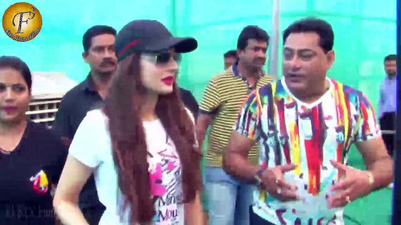 1ST LARGEST PET SHOW OF MUMBAI DISPLAY RARE EXOTIC BIRDS N ANIMALS