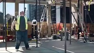 Even male constrution workers can be strippers HD