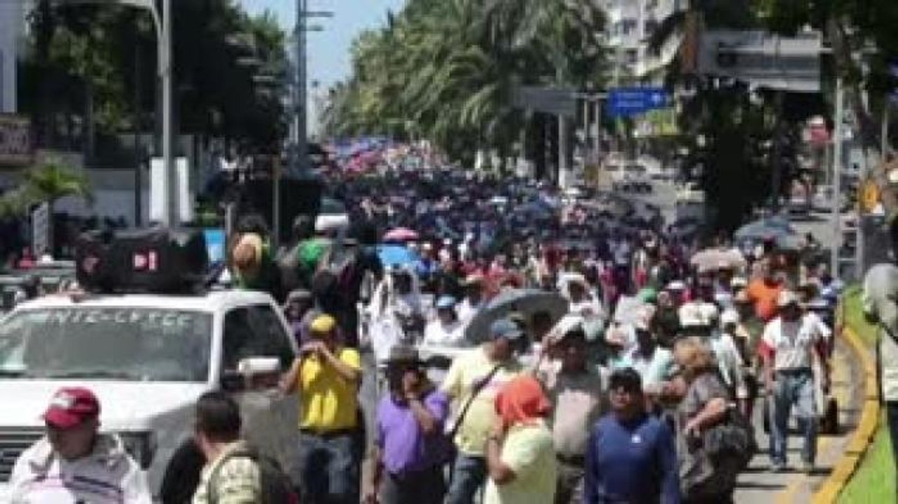 Maestros vuelven a marchar en Guerrero