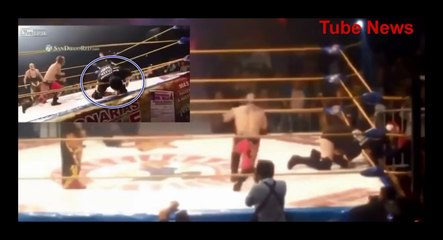 DETIK-DETIK TEWASNYA PEGULAT SMACKDOWN PEDRO AGUAYO DI ATAS RING  OLEH REY MYSTERIO