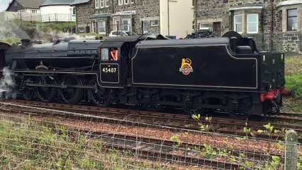 Départ du train à vapeur de la gare de Mallaig (Ecosse), mai 2015