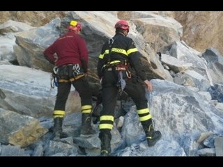 Download Video: Carrara - Frana alla cava, ritrovati i corpi dei due operai (15.04.16)