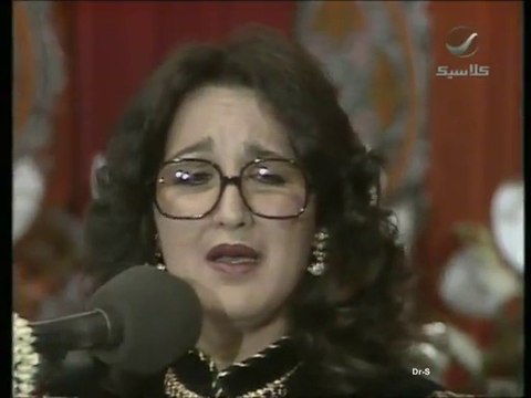 حبيبي تعالى تعالى تعالى بر الأمان بيناديك ترسي عليه ترتاح شوية