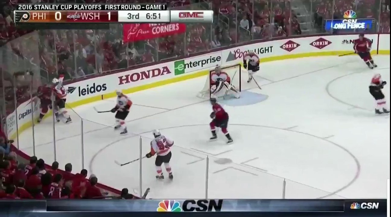 Wilson and Simmonds face off in the Caps/Flyers | Hockey Fight Video