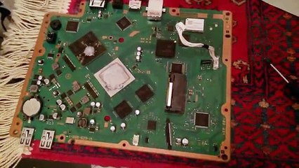 Ps3 Super Slim Smontaggio e Sostituzione Pasta termica