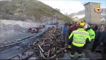 Carrara - ritrovati i corpi dei due operai travolti dal crollo di una cava