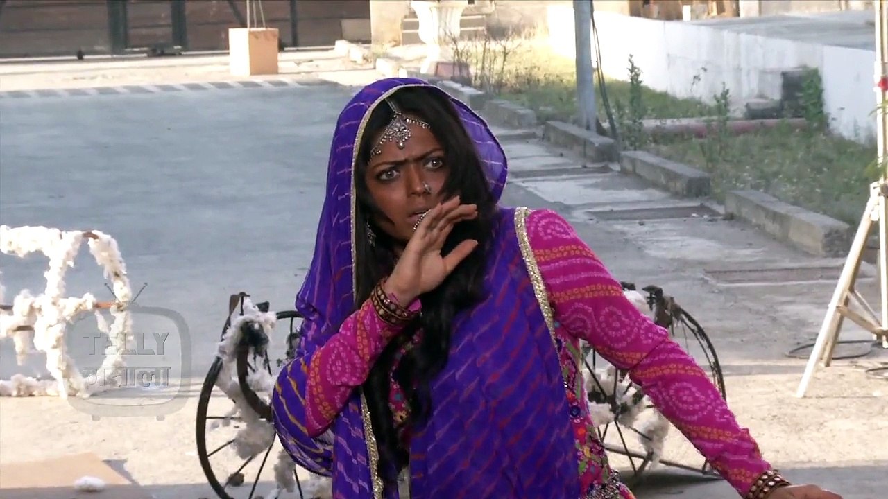 Ranaji & Gayatri Unite During Fire _ Ek Tha Raja Ek Thi Raani _ Zee Tv
