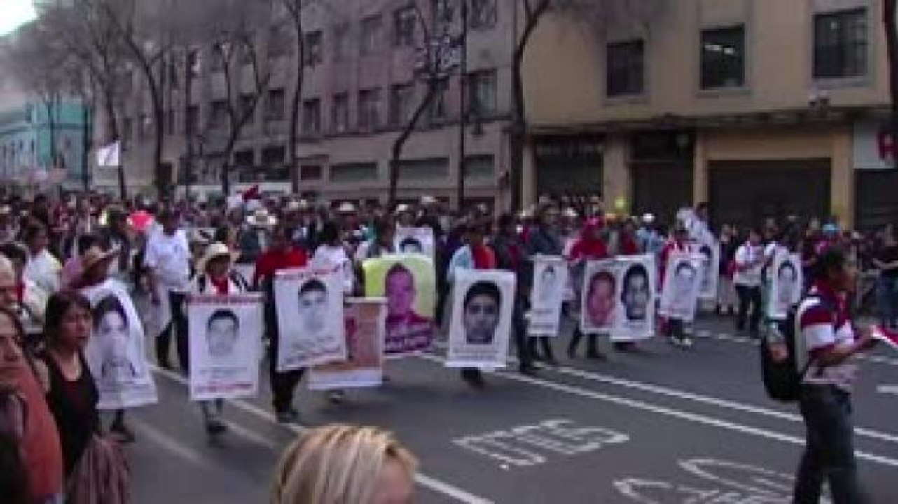 Padres llaman a Convención Nacional Popular en Ayotzinapa