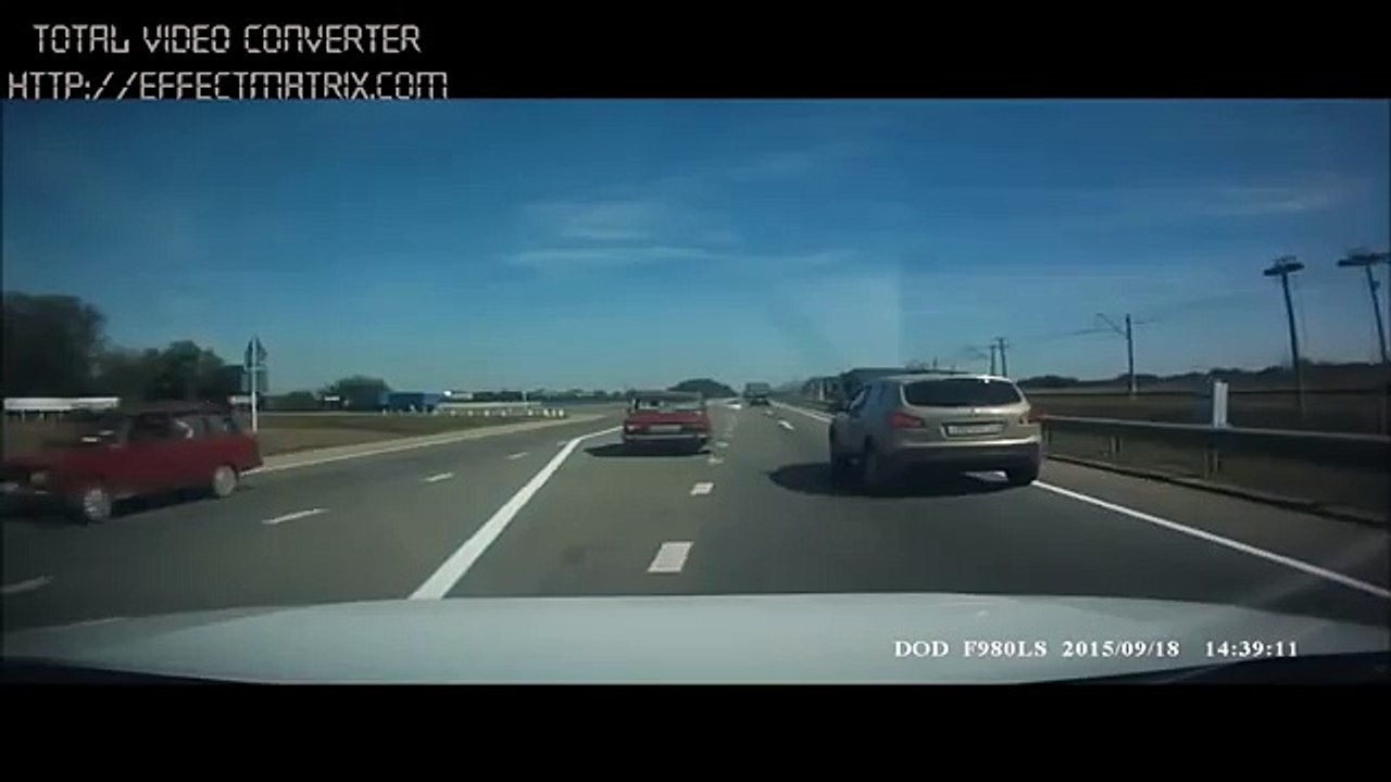 Most Shocking Car Crashes Car Accidents Horrible Car Crash Compilation HD (16)