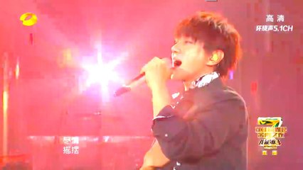 【黃致列(황치열): 青蘋果樂園 / 對你愛不完】 分贝值破表！黄致列卖萌致敬小虎队_收割迷妹心