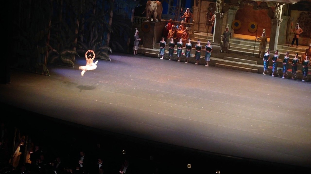 La Bayadere. Maria Alexandrova. Two fragments of Gamzatti variation.