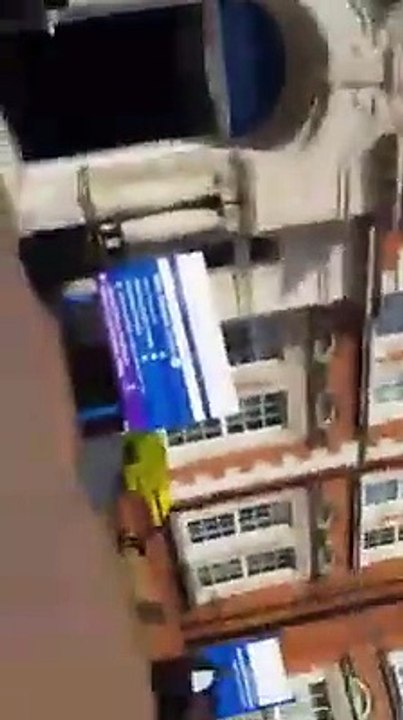 English Man Insulte  Nawaz Shreef At London Hospital