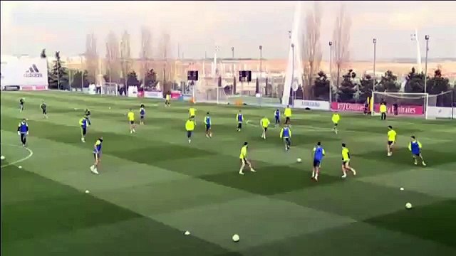 Cristiano Ronaldo HUMILIATING Toni Kroos during today training 15.04.2016