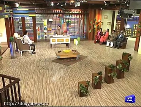 Azizi Tauntng style about Khuesheed Shah and praising CH. Nisar..