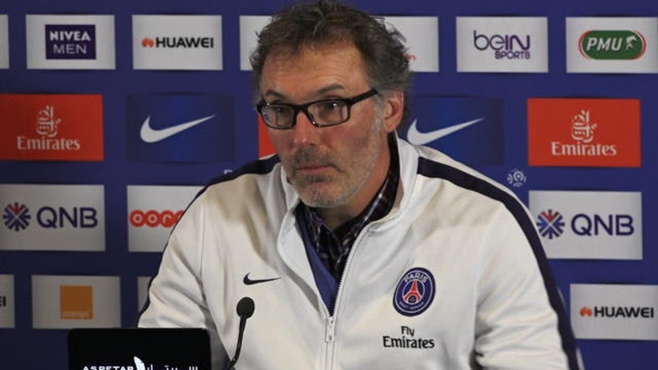 34 j. - Blanc : "Toujours sur la sellette"