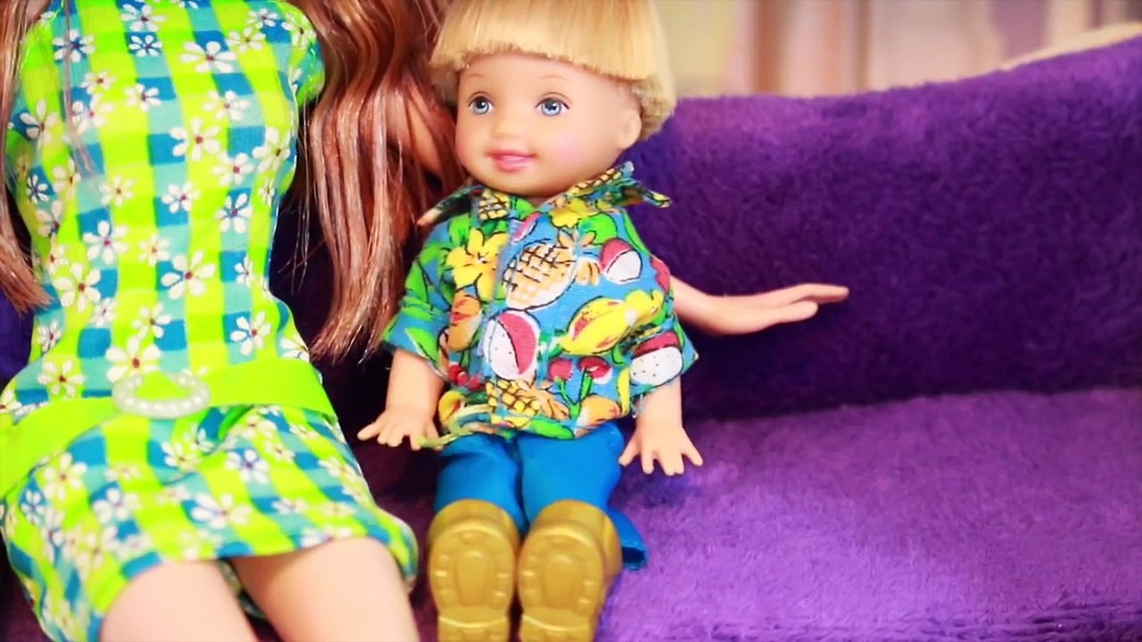 AllToyCollector Frozen Toby DATE with Barbie Sister Chelsea McDonalds Drive Thru Playset Frozen Anna