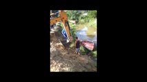 Carro cai no rio depois de atropelar criança, em Água Doce do Norte