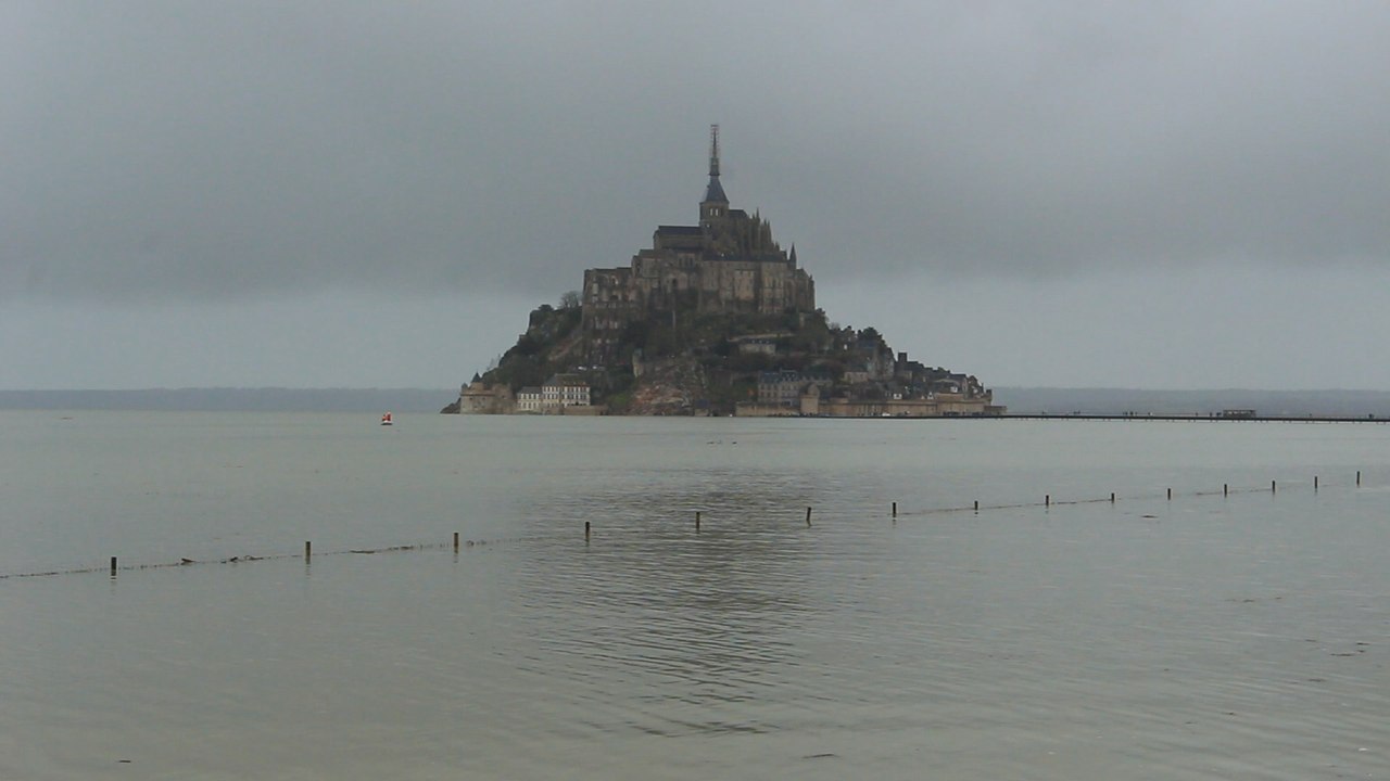 Le Mont Saint Michel à marée haute, coef. 118 1