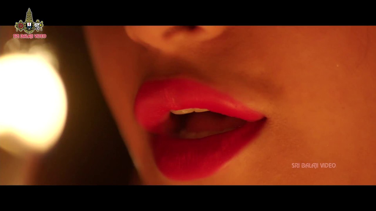 Aagadu (ఆగడు) Movie Songs __ Junction Lo Video Song __ Mahesh Babu, Shruti Haasan, Tamannah