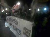 Demonstrace proti zákazu KSM před velvyslanectvím ČR ve Španělsku