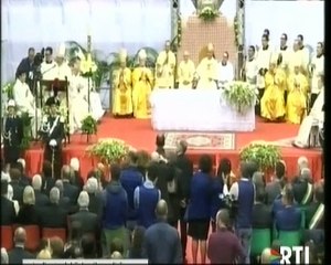 ARRIVA MONS. PINO MATERA 15-4-2016