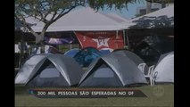 Manifestantes chegam a Brasília para acompanhar processo de impeachment
