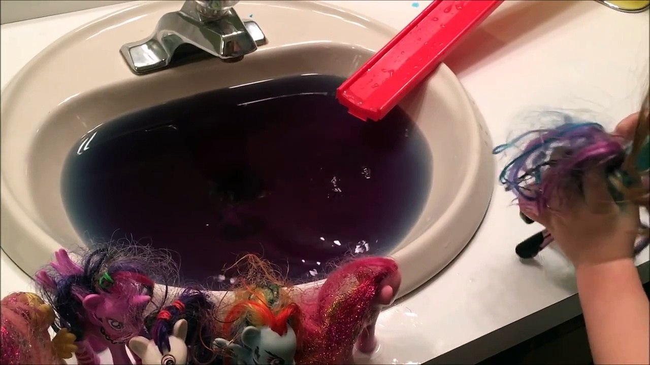 MY LITTLE PONY POOL PARTY !!! | EP 3