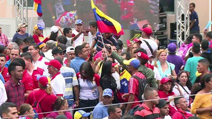Maduro muda horário para economizar energia