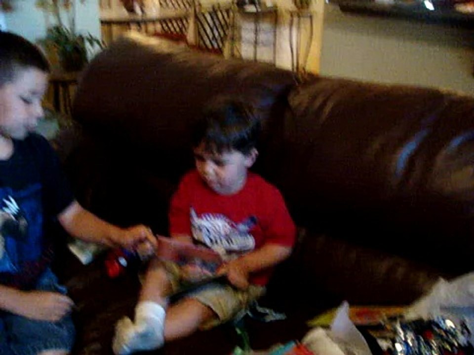 Toddler Amazed with Hi5 Dvd