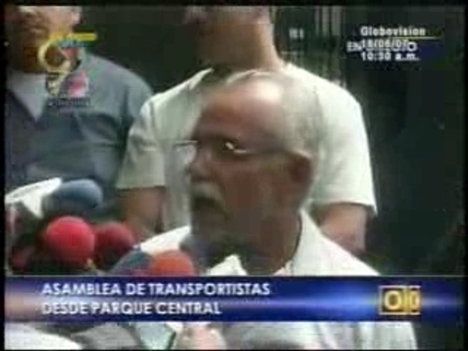 Transportistas maltratan a un viejito