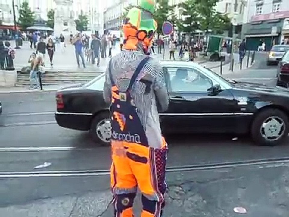 Mimo Karcocha à Lisbon en Portugal 2013 - Vidéo drôle à mourire de rire