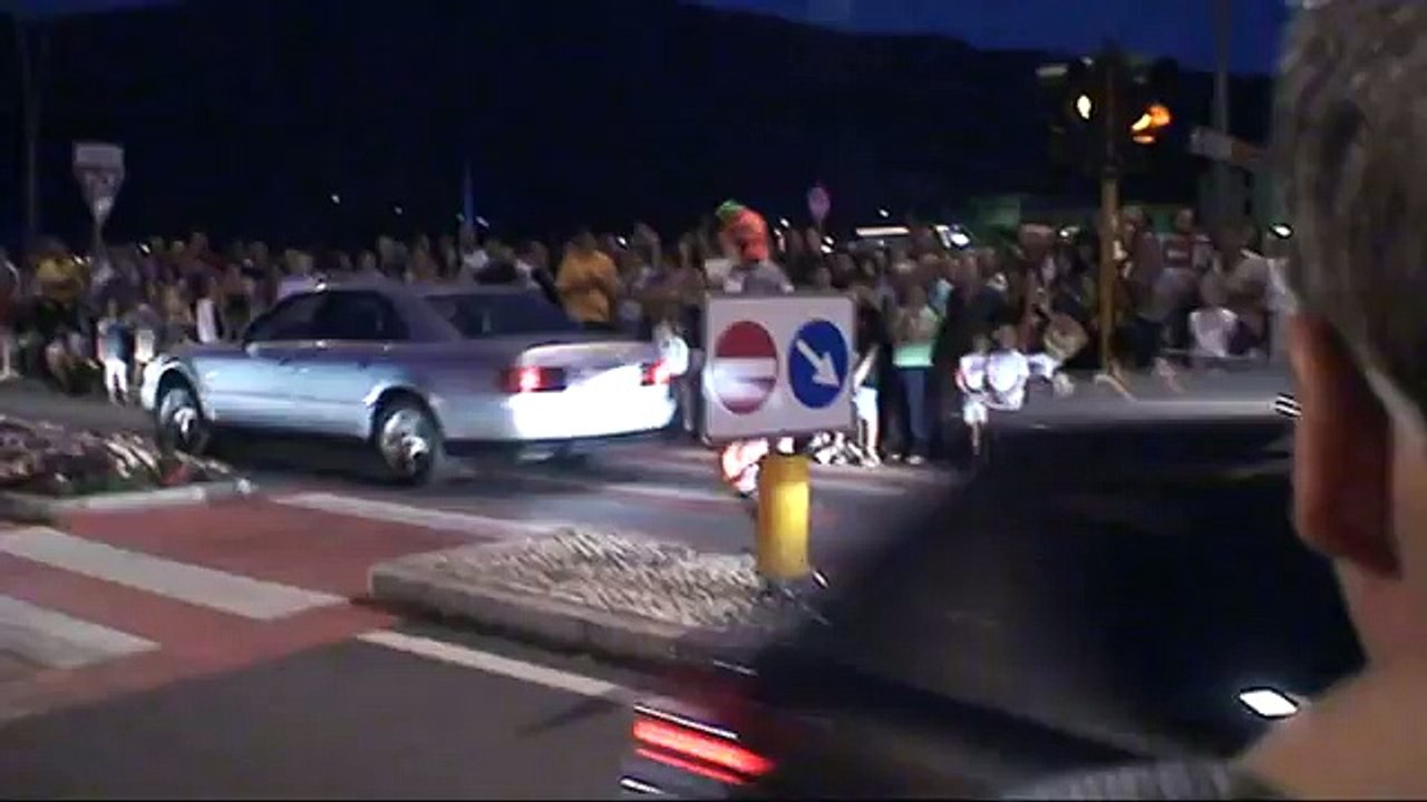 Mimo Karcocha en italie à buskers au festival Sarnico - Vidéo drôle à mourire de rire